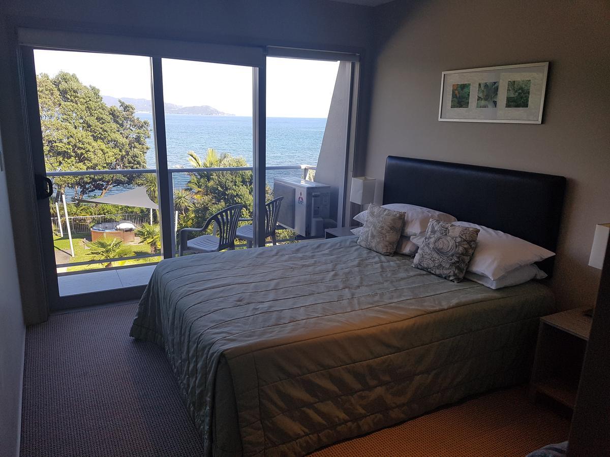 Te Kaha Beach Hotel Buitenkant foto