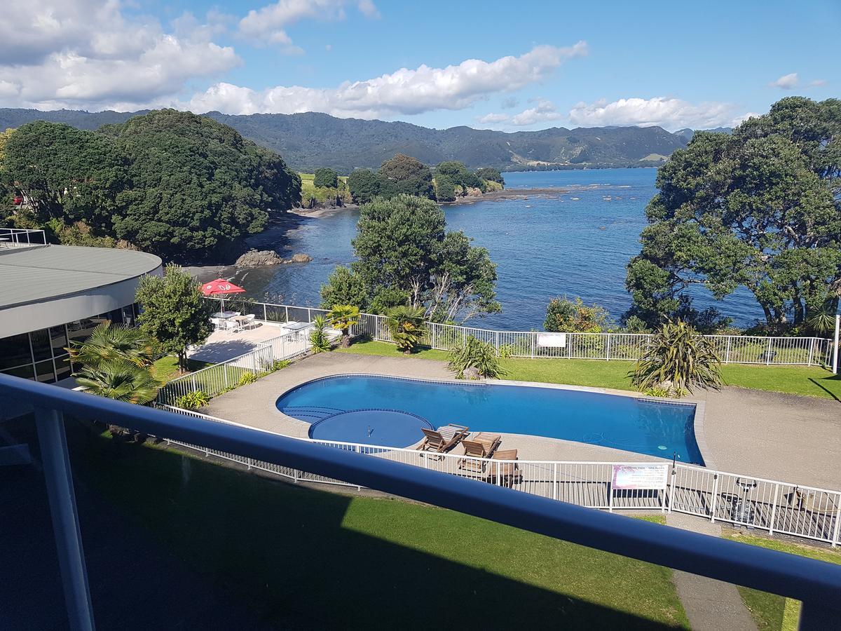 Te Kaha Beach Hotel Buitenkant foto