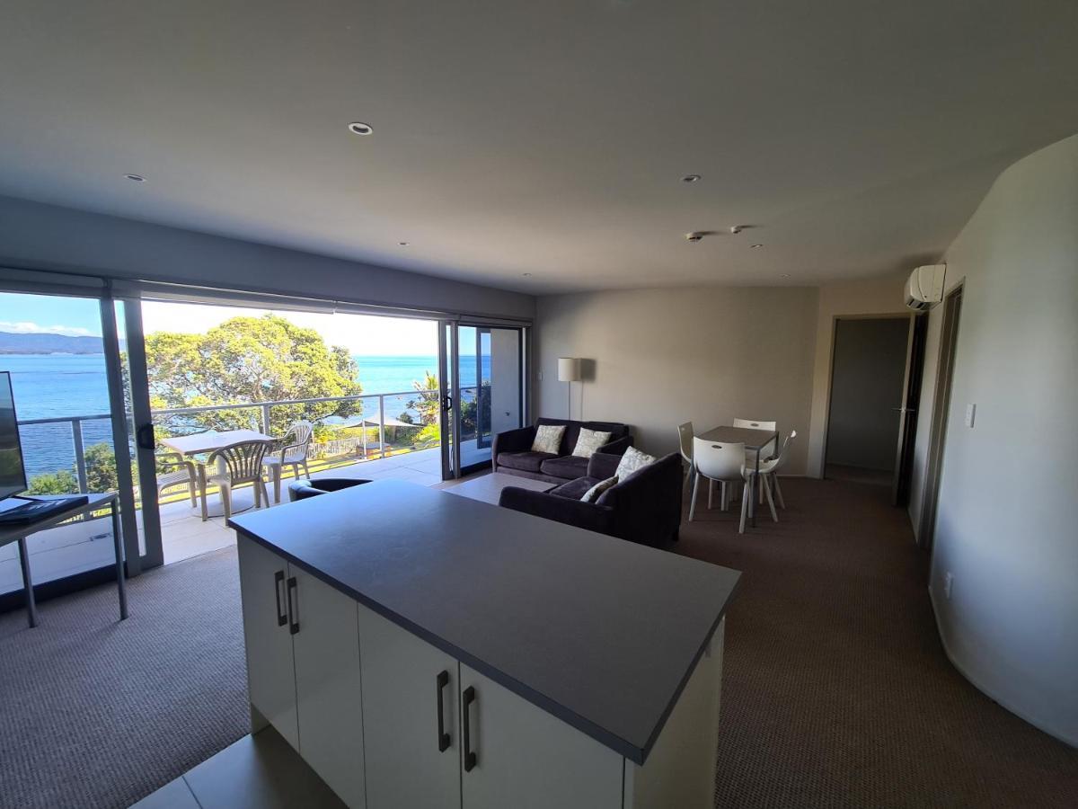 Te Kaha Beach Hotel Buitenkant foto