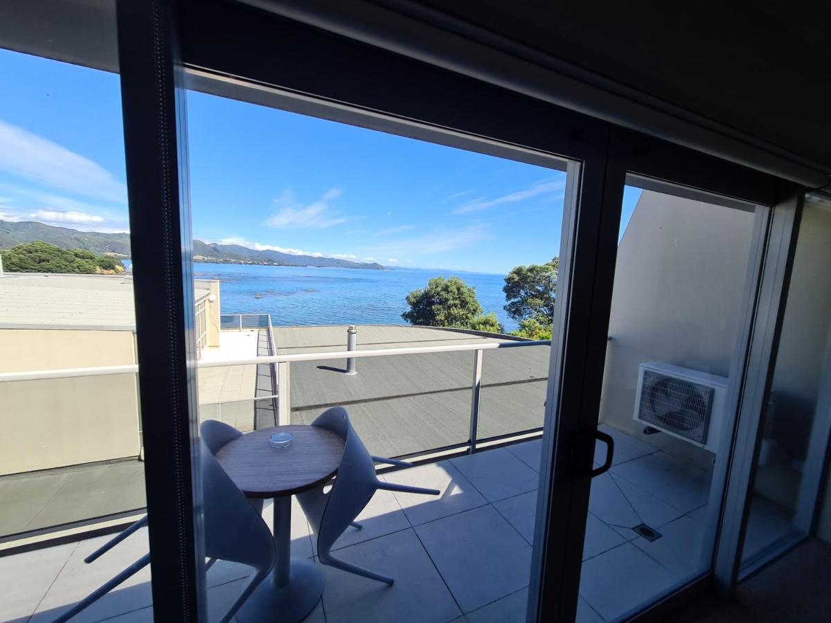 Te Kaha Beach Hotel Buitenkant foto